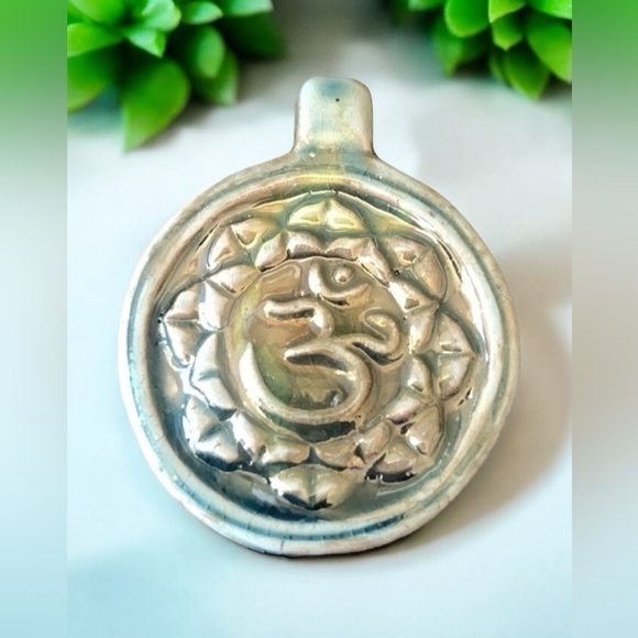 Ceramic Om Pendant - Picture 1 of 6